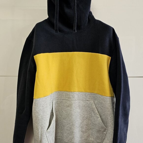 H&M Thick Warm Stand-up Collar Sweatshirt - Picture 2 of 9